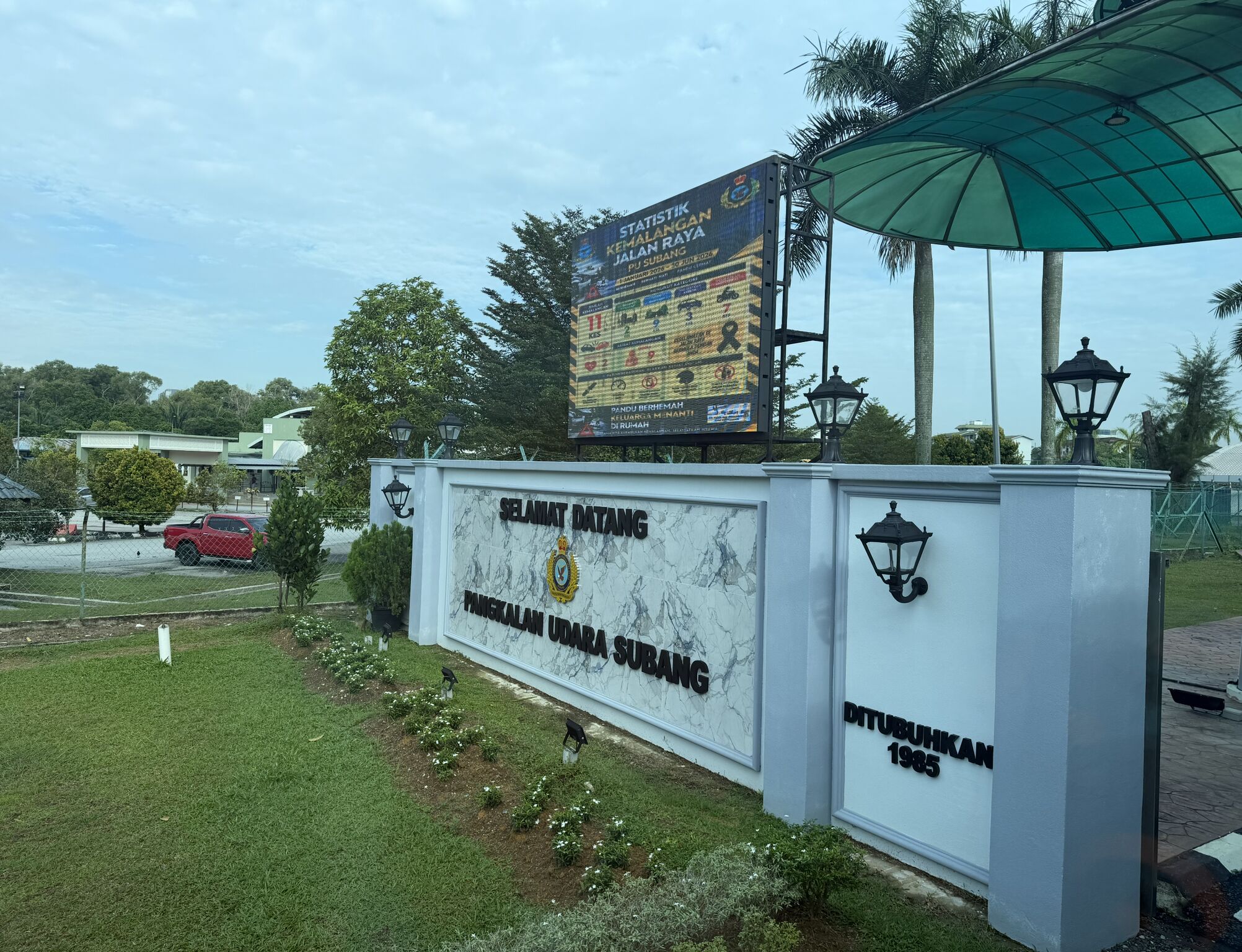 Global SAR Hub co-founders meeting Royal Malaysian Air Force crews